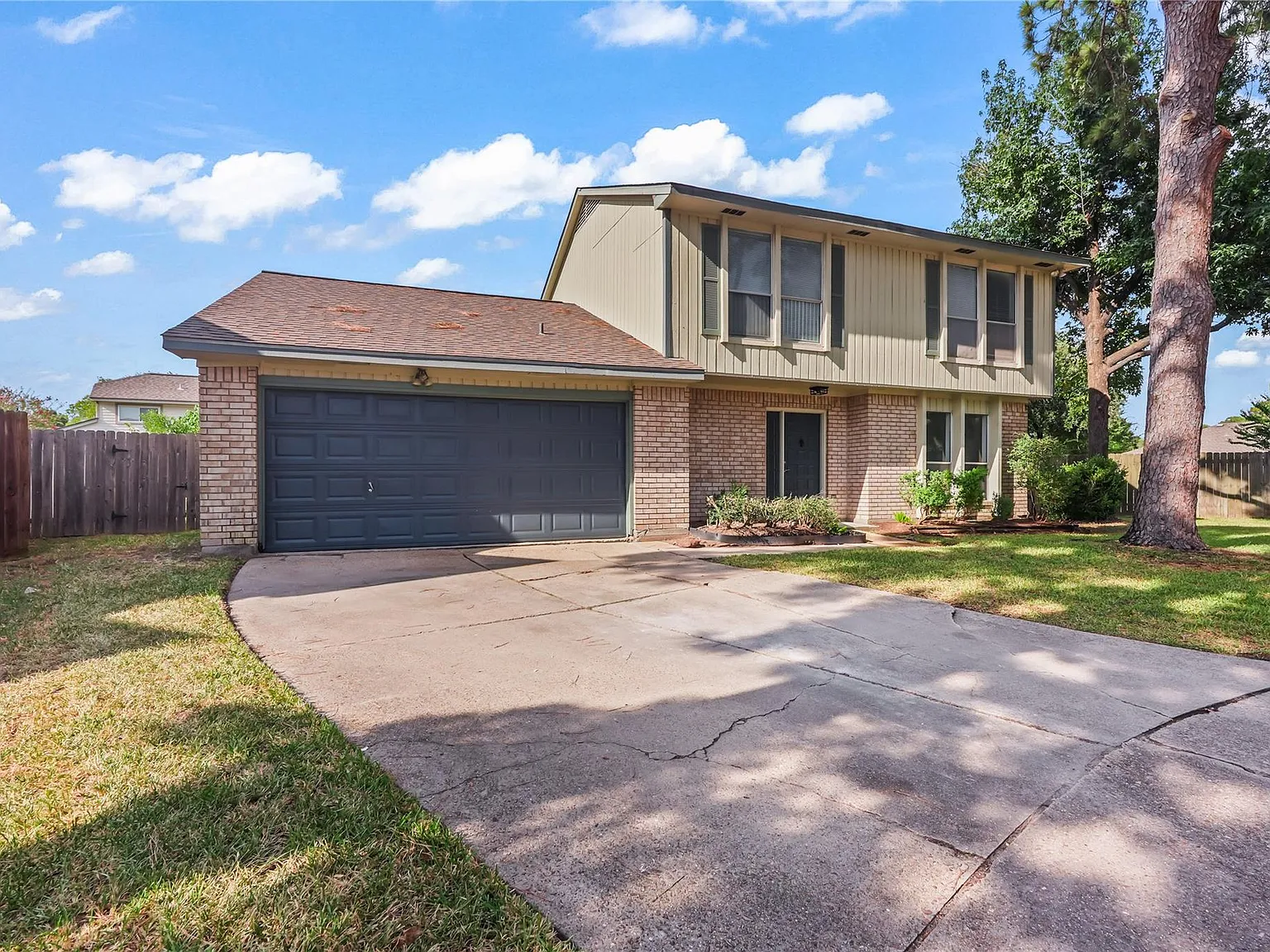 3 bed, 2.5 bath, 1812 sqft, $1,900 — Photo 2