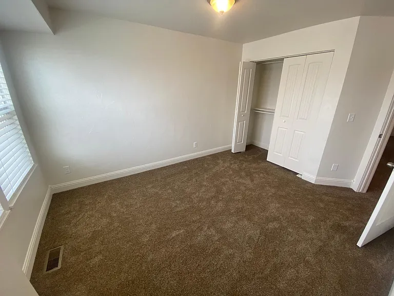 1587 N 565 W #104 — Photo 24
