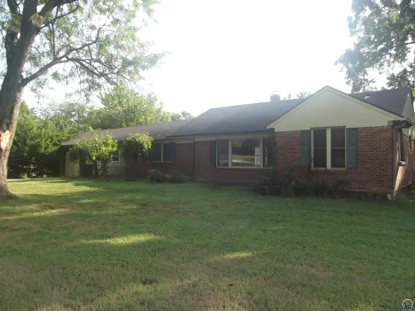 330 SW Yorkshire Rd, Topeka, KS 66606