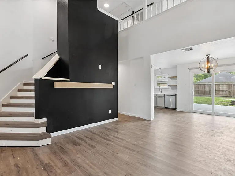 24210 Hard Wood Dr — Photo 3