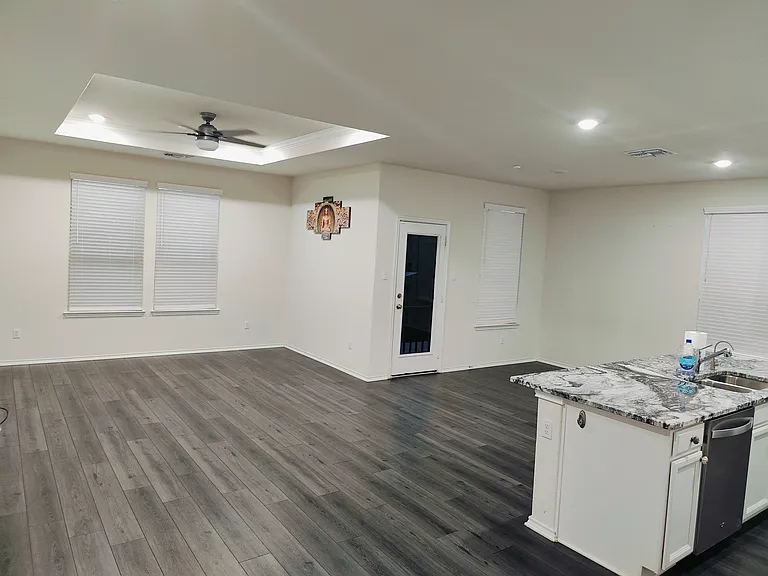 Open floor concept - easy access to Kitchen