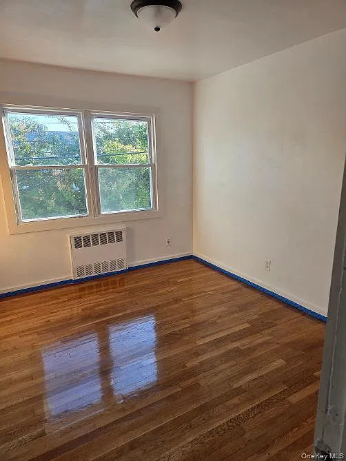 3 bed, 1.5 bath, 4108 sqft, $3,950 — Photo 4