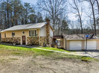 101 Little Valley Ln, New Castle, VA 24127