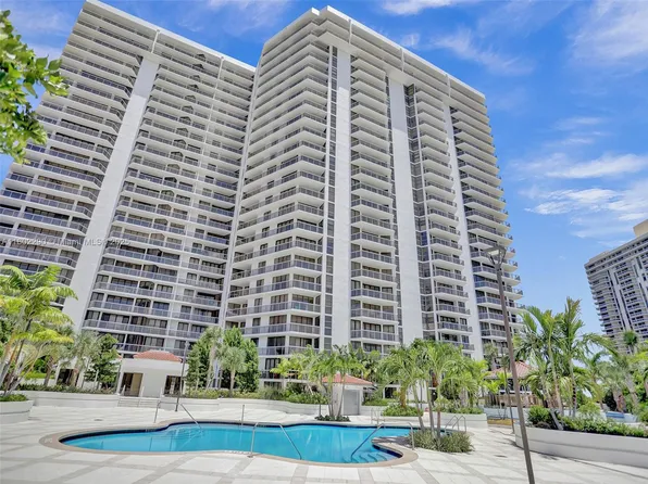 20281 E Country Club Dr APT 305, Aventura, FL 33180