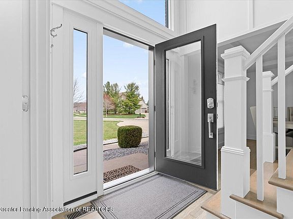 3rd image of 3407 Hidden Ridge Dr