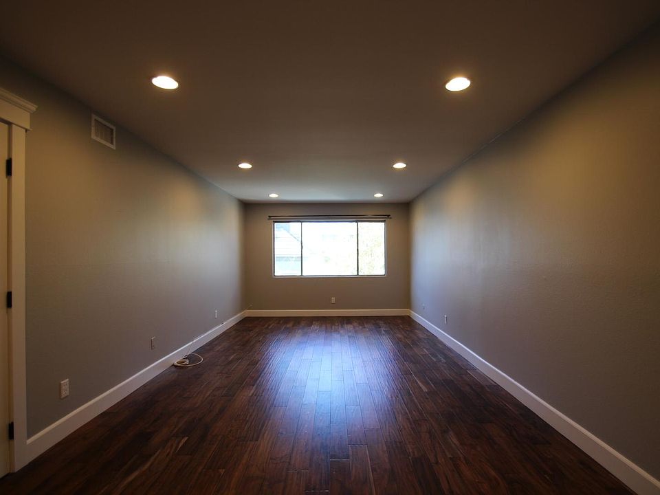 1st image of 382 E California Blvd APT 206