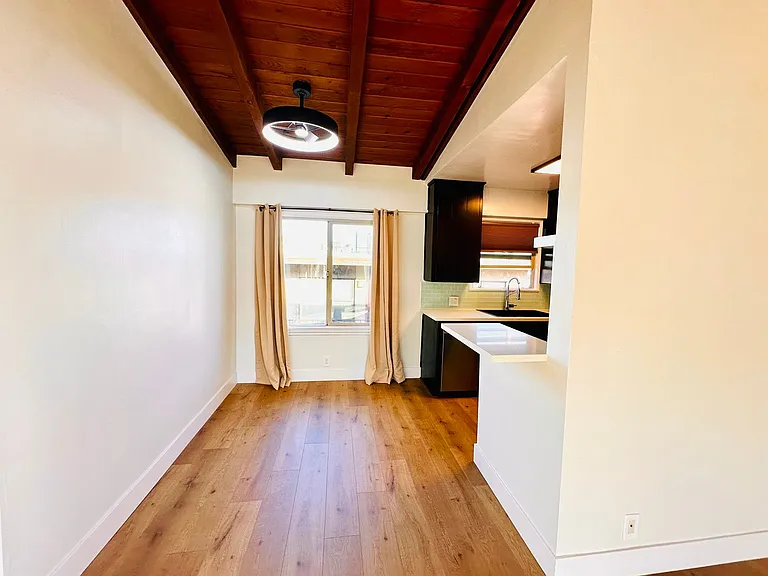 1101 E Grand Ave — Photo 9