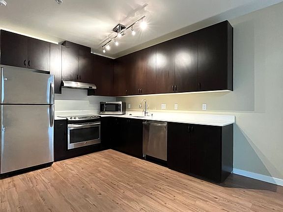 3rd image of 418 Bellevue Ave E #358C99796