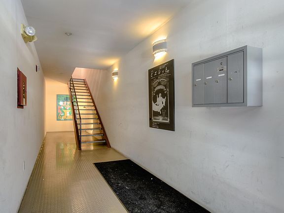 4th image of 615 Tennessee St APT 101