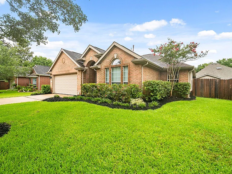3907 Plum Hill Ln — Photo 27