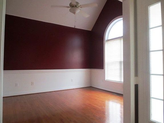 4th image of 773 E Main St