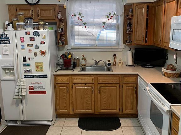 4th image of 129 Harlan Dr