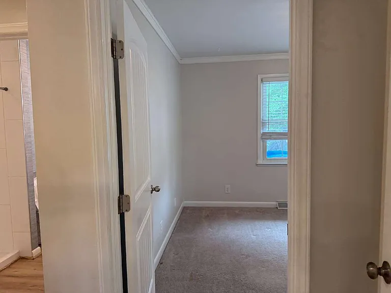 2404 Francis St — Photo 6