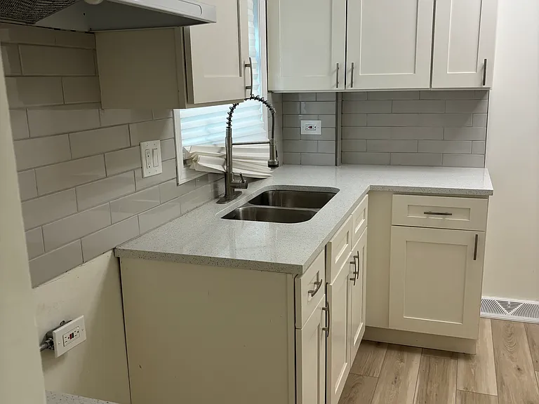 7721 S Coles Ave — Photo 6