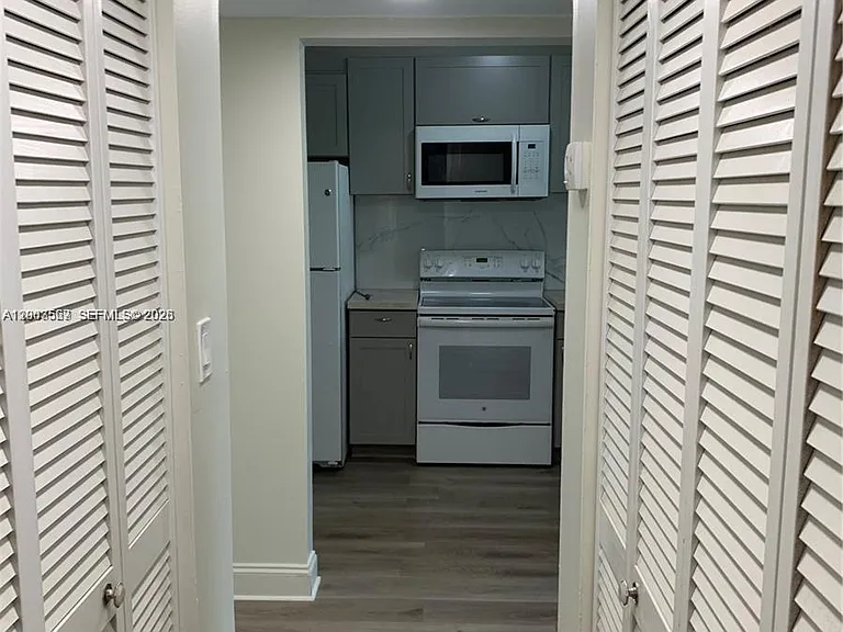 16465 NE 22nd Ave #511 — Photo 9