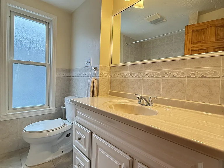 20 Oak Square Ave #2 — Photo 9