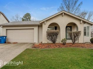 2409 Country Place Dr, Maryland Heights, MO