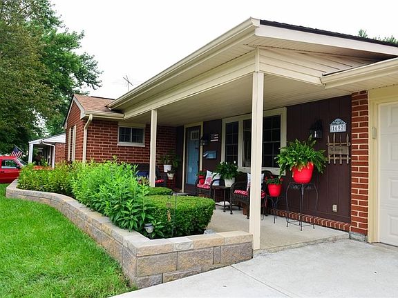 2nd image of 1697 Arapaho Dr