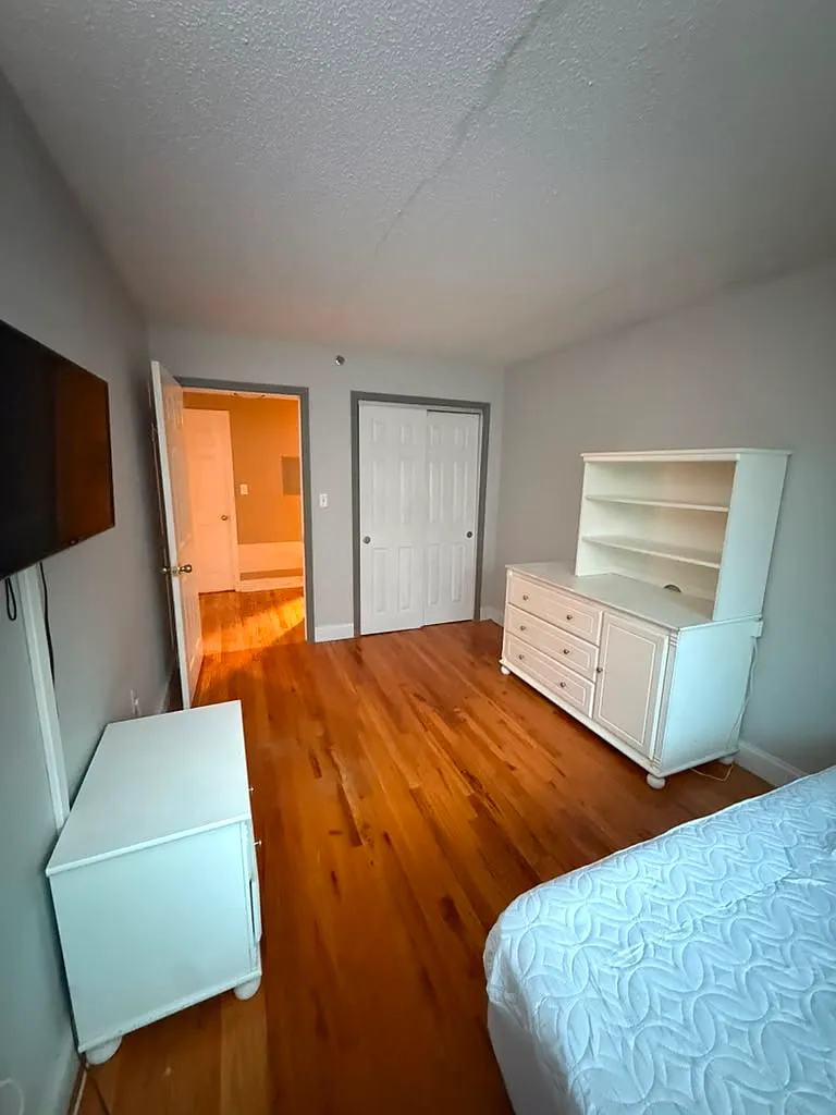 3 bed, $1,350 — Photo 2