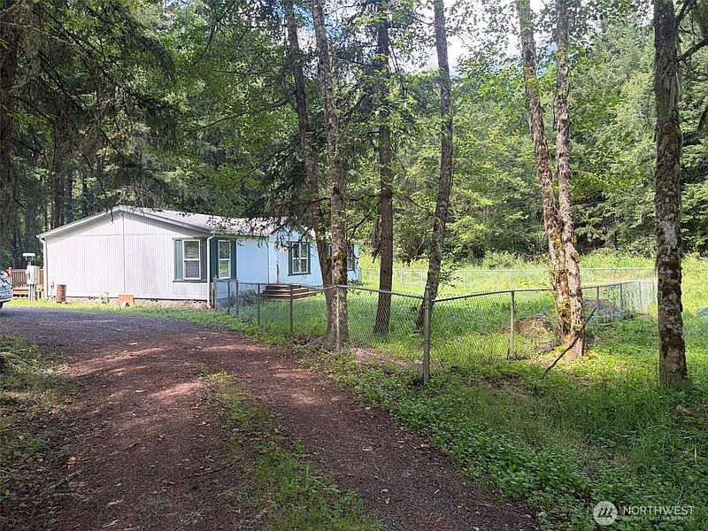 3rd image of 11843 Blue Glacier Lane SE