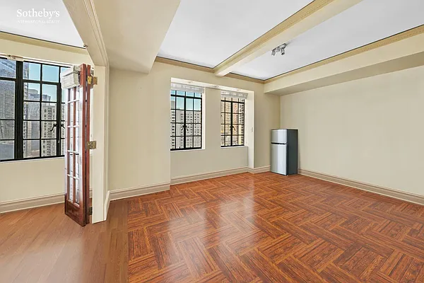 Rented by Sotheby's International Realty | media 45