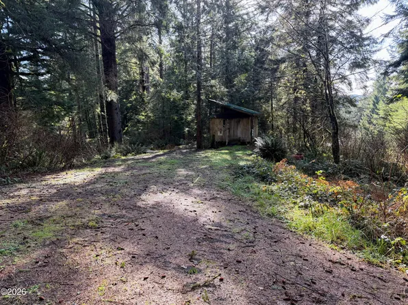 3904 N Bayview Rd, Waldport, OR 97394