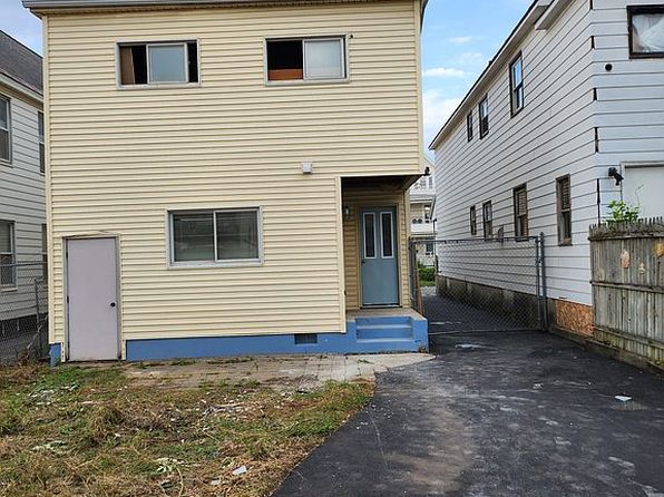 950 Emmett St, Schenectady, NY 12307