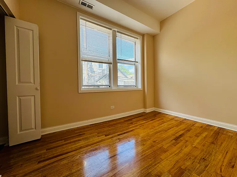 713 S Aberdeen St #2F — Photo 2