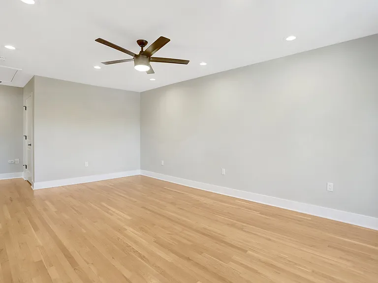 4519 Holmes Run Pkwy — Photo 9