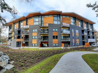 Otto, Saanich, BC V8X 0B5