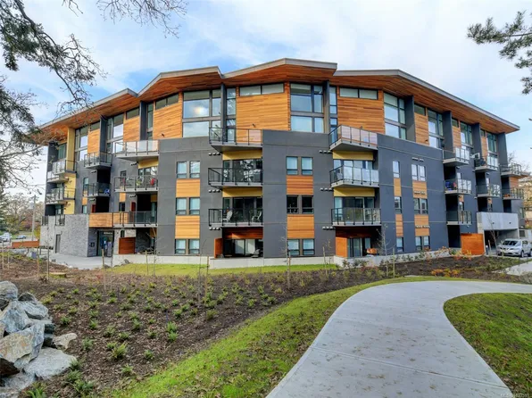 991 McKenzie Ave #101, Saanich, BC V8X 0B5