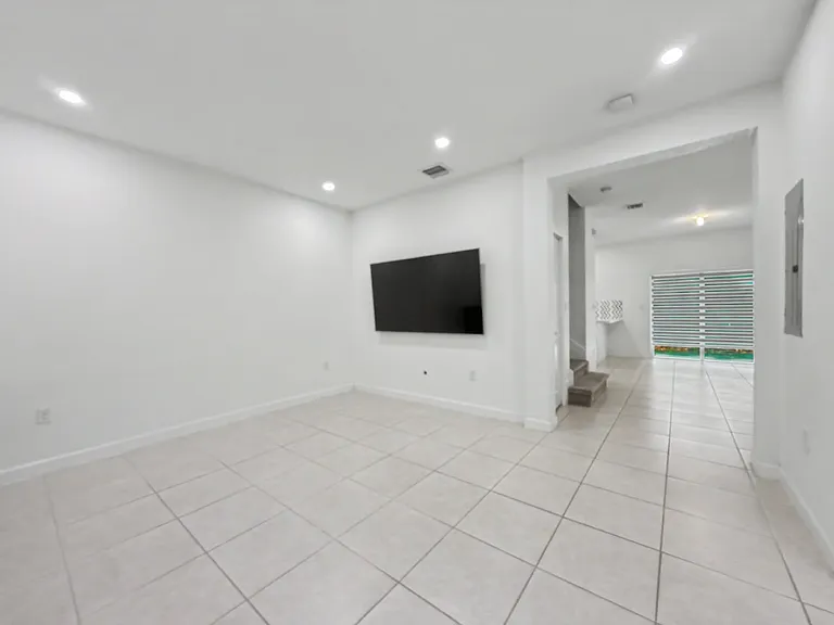 2644 SE 15th Ct — Photo 4