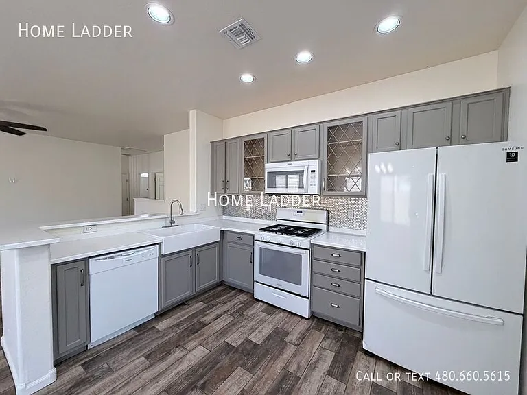 915 E Gold Dust Way — Photo 7