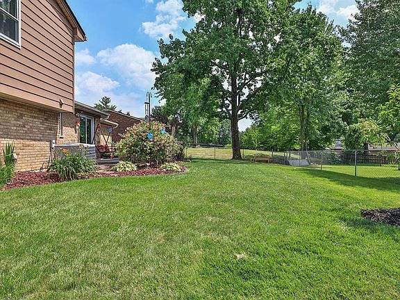 4th image of 825 Eastland Dr