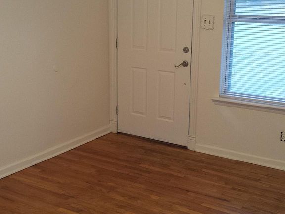 3rd image of 1228 Sun Valley Dr