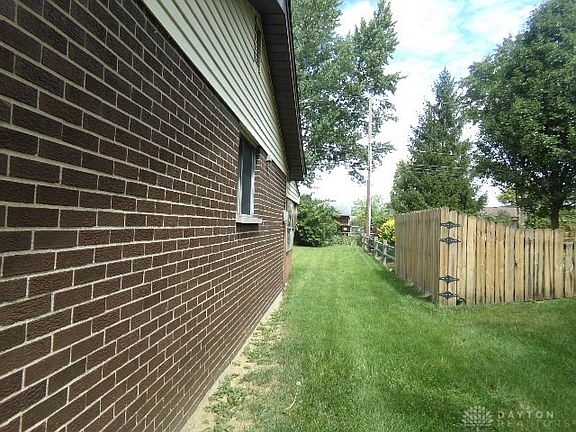3rd image of 1034 Heathwood Dr