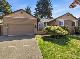 19808 137th Ave SE, Renton, WA 98058