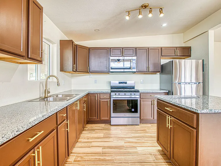 8818 Mount Elbert Dr — Photo 23