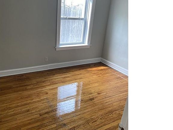 3rd image of 7446 S Crandon Ave