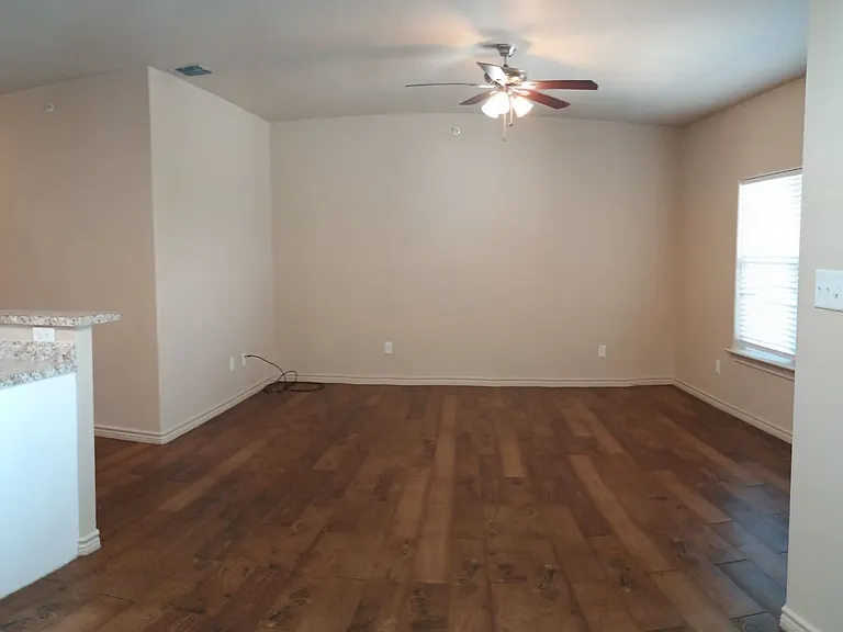 300 Shady Grove Dr #F — Photo 1