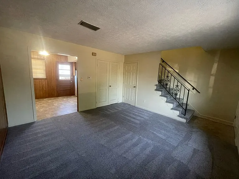 605 Holbrook Ave — Photo 3