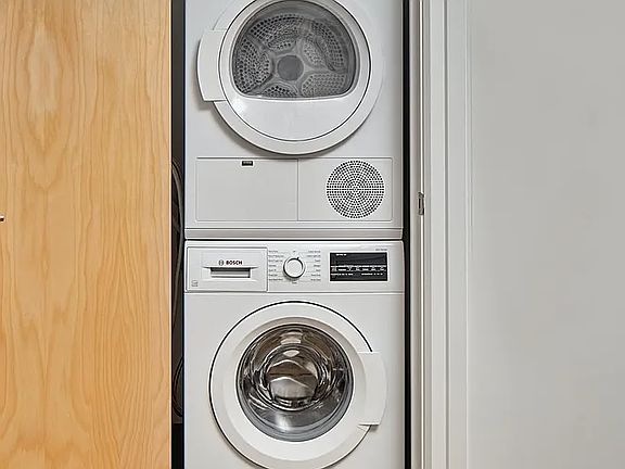 5th image of 300 Ashland Pl APT 10M