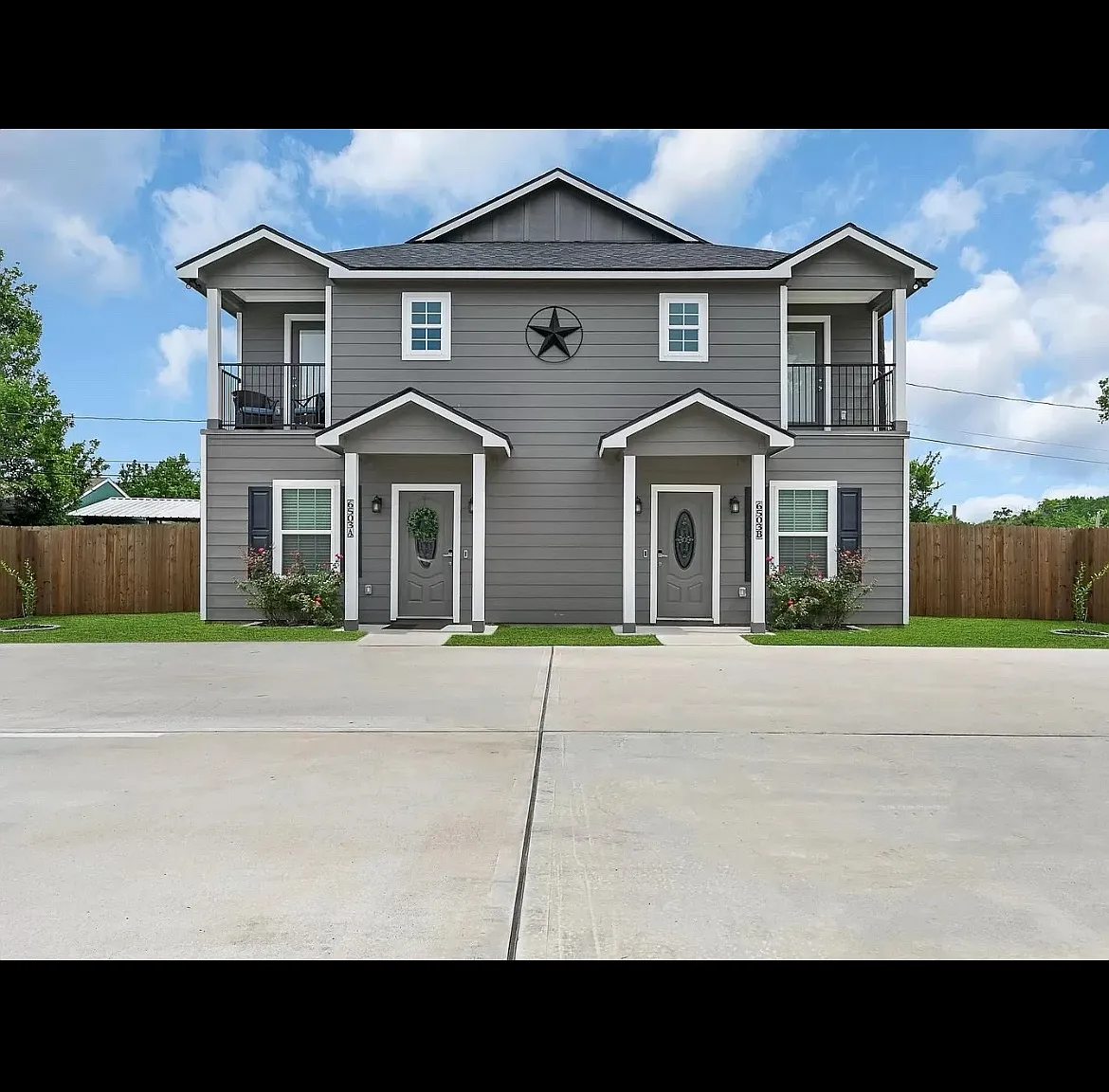 2 bed, 2.5 bath, 1444 sqft, $1,899 — Photo 1