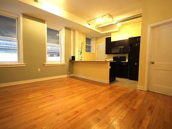 2nd image of 2006 S Washtenaw Ave #2F