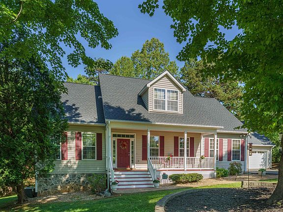 2nd image of 252 Larkspur Way