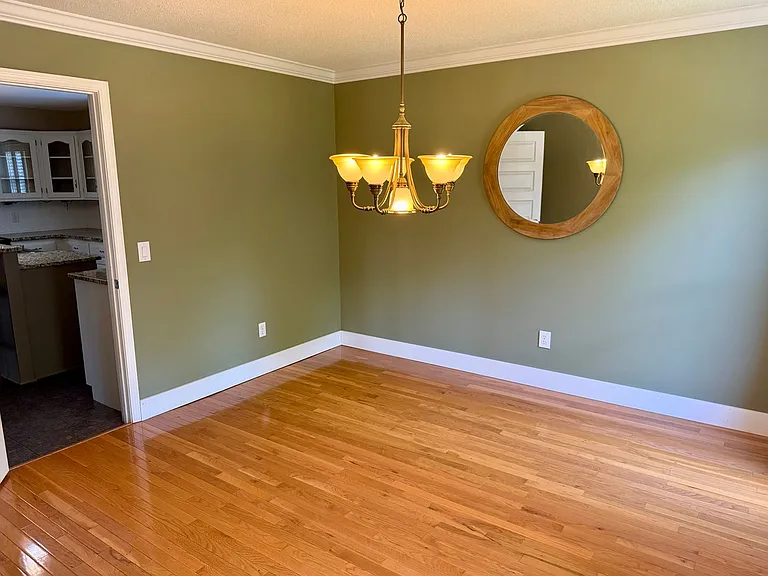 3053 Woodale Cir — Photo 2