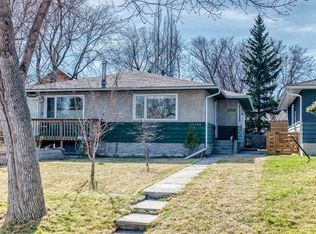2709 E 16a St NW, Calgary, AB T2M 3R7