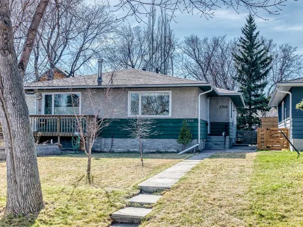 2709 E 16a St NW, Calgary, AB T2M 3R7