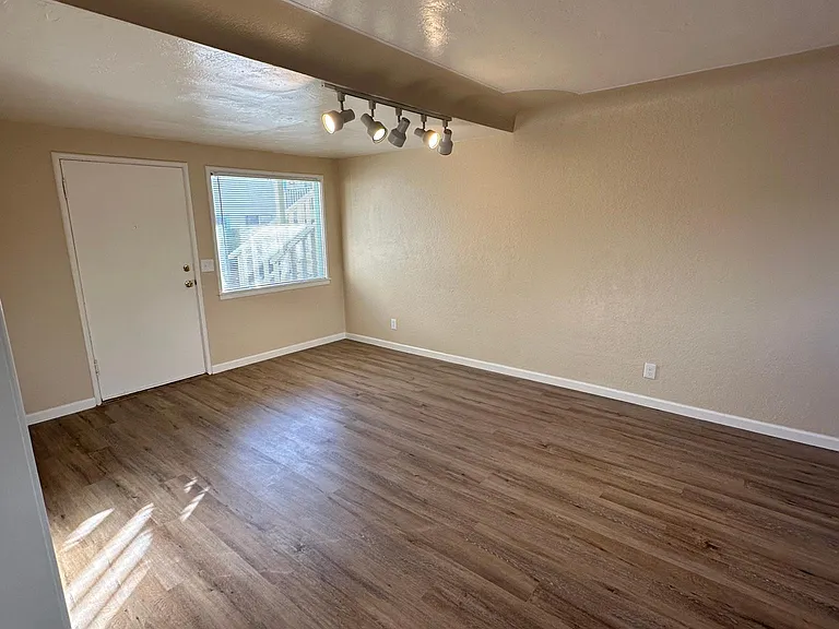1125 Monterey Ave #5 — Photo 6