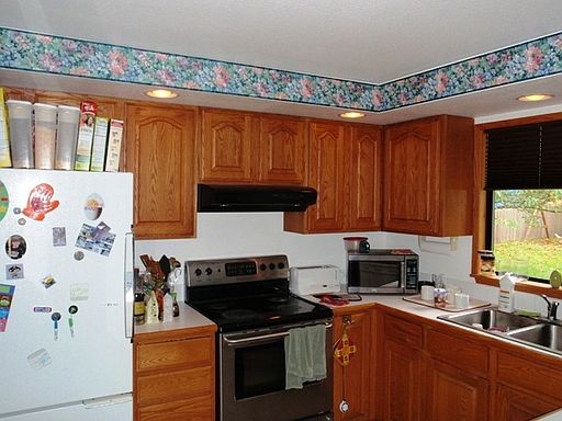 2nd image of 16039 NE 112th St
